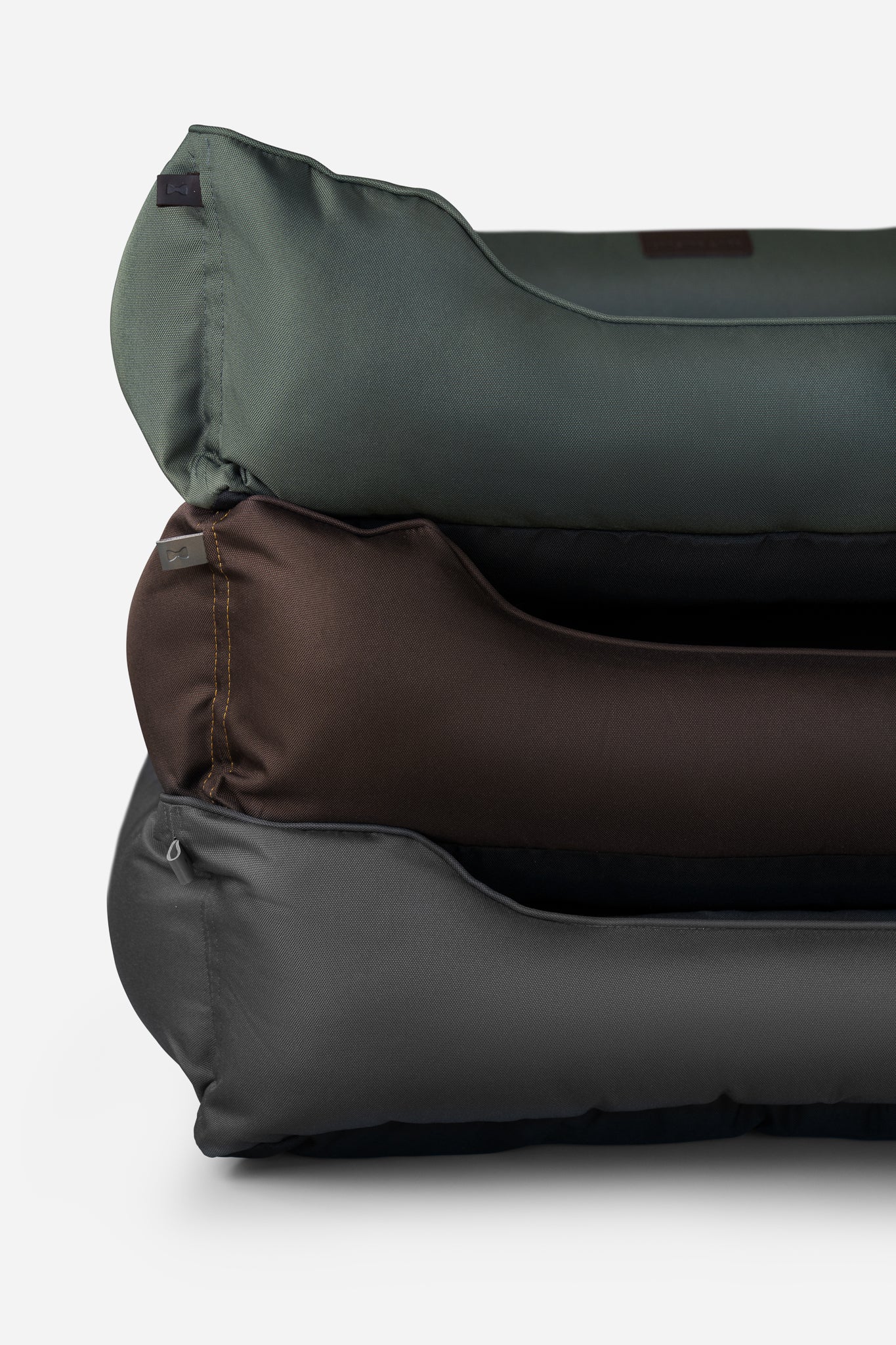 Chester & Lee | Waterproof Sleeper Dog Bed Green