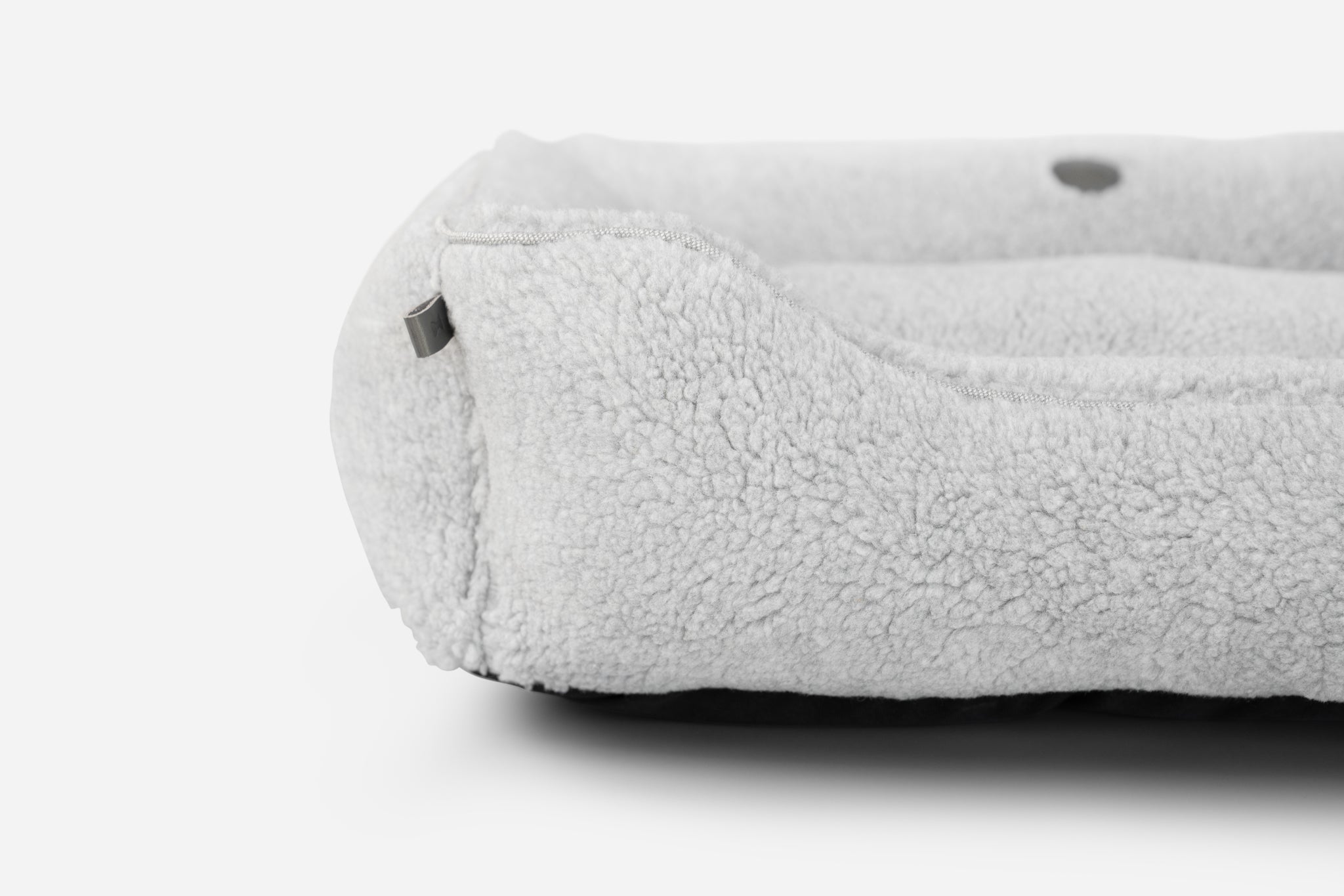 Chester & Lee | Furry Sleeper Dog Bed Gray