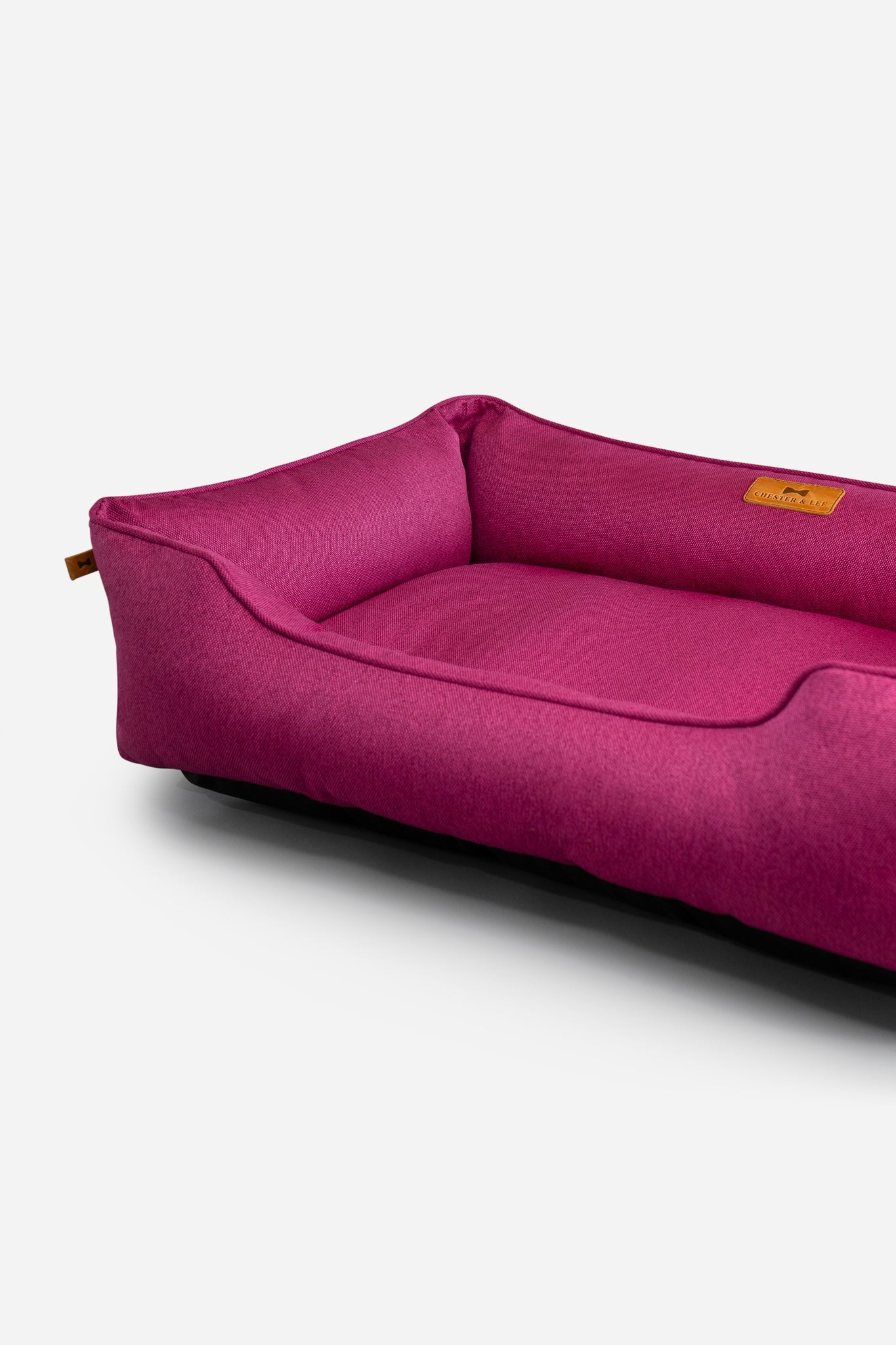 Chester & Lee | Cotton Sleeper Dog Bed Berry Pink