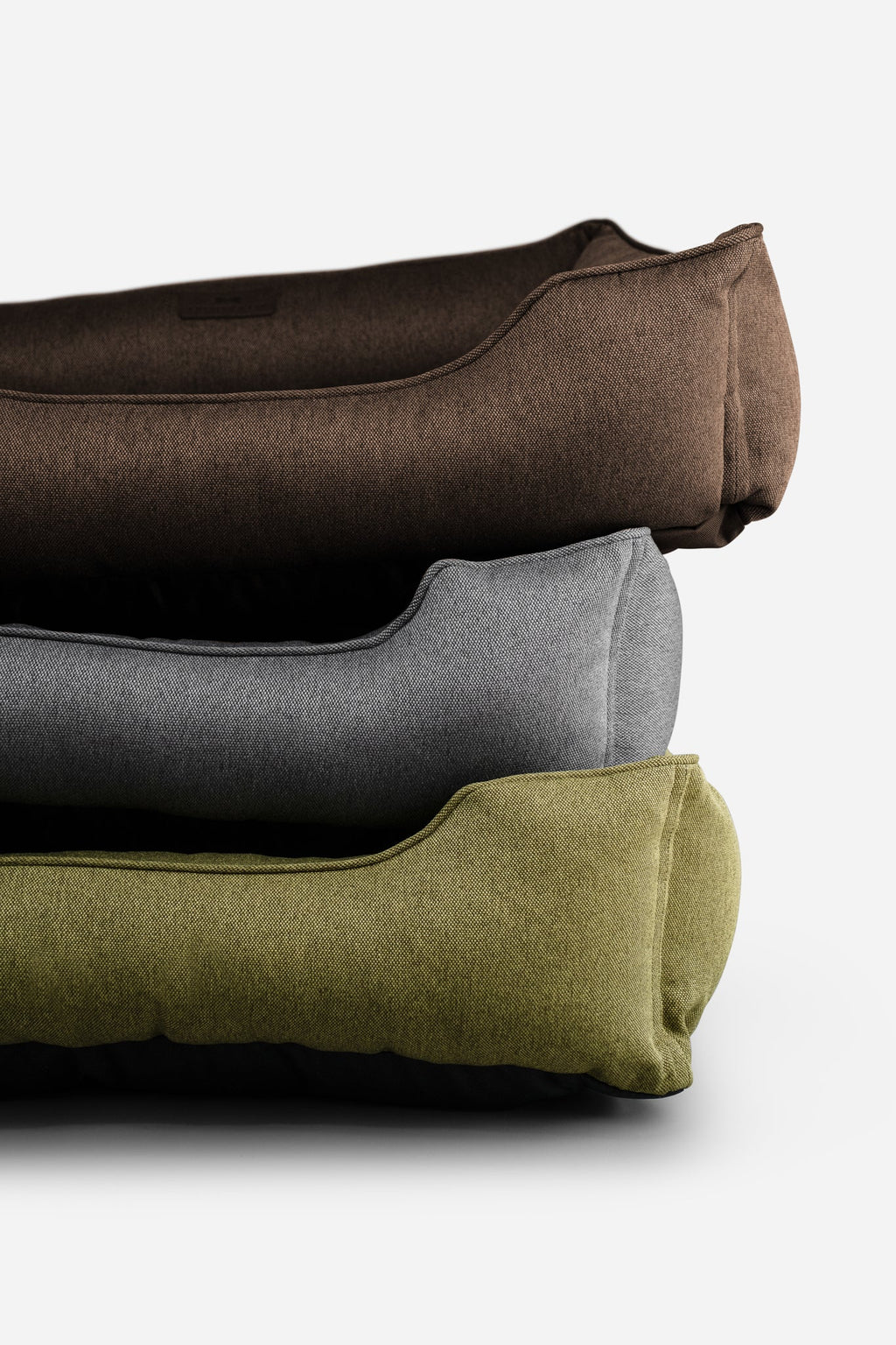 Chester & Lee | Cotton Sleeper Dog Bed Gray