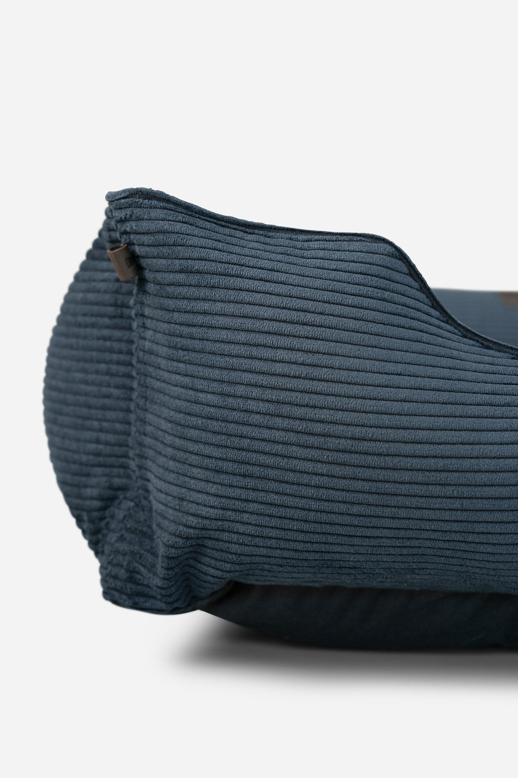 Chester & Lee | Fancy Corduroy Sleeper Dog Bed Graphite