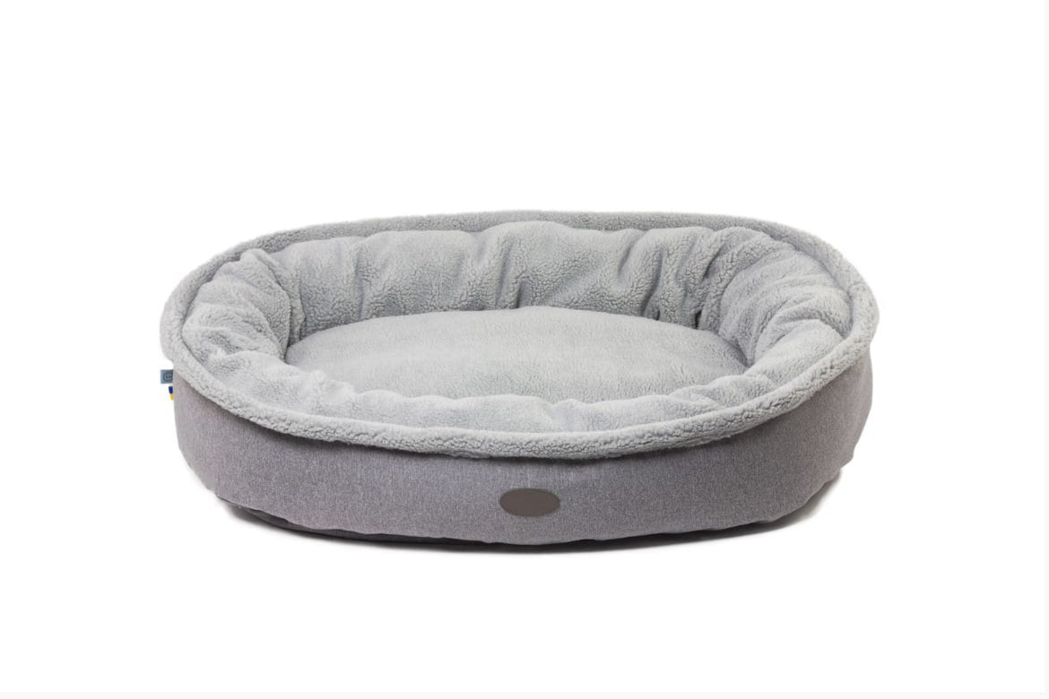Chester & Lee | Furry Bagel Dog Bed